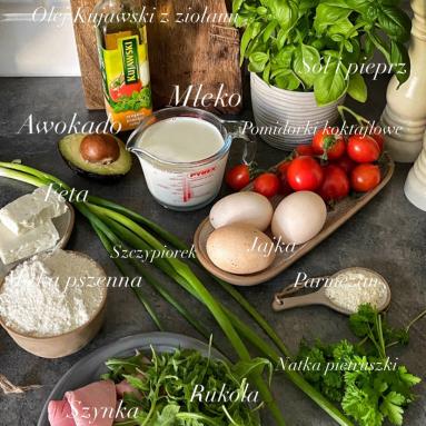 Zdjęcie - Omlet z piekarnika pełen ziół - Przepisy kulinarne ze zdjęciami