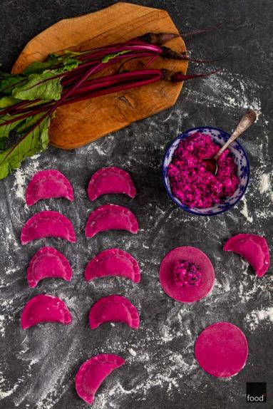 Zdjęcie - Pierogi z botwiną i serem feta - Przepisy kulinarne ze zdjęciami