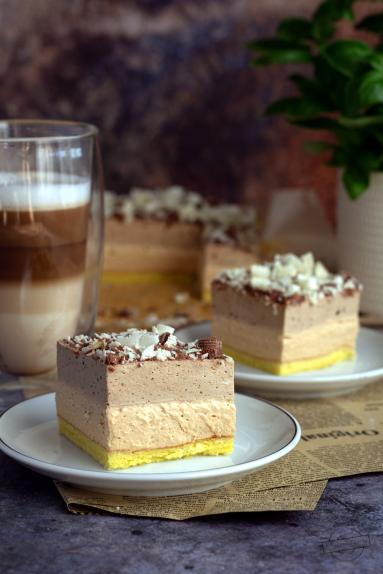 Zdjęcie - Ciasto kajmakowo-kawowe - Przepisy kulinarne ze zdjęciami