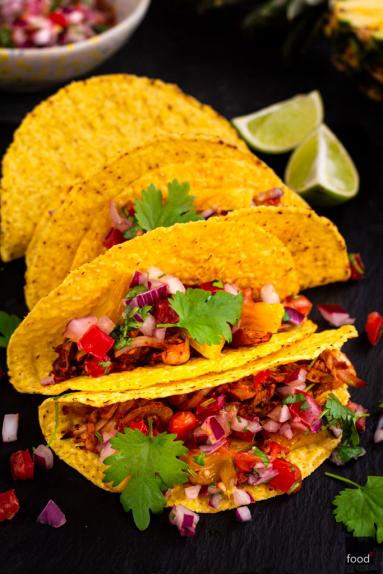 Zdjęcie - Tacos z szarpanym jackfruitem - Przepisy kulinarne ze zdjęciami