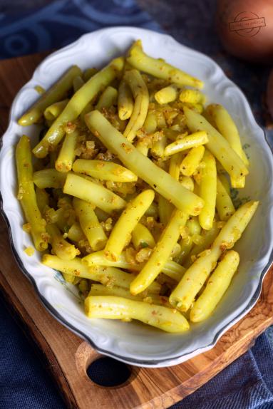 Zdjęcie - Fasolka szparagowa z cebulką curry - Przepisy kulinarne ze zdjęciami