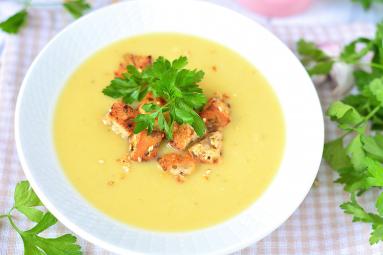 Zdjęcie - Zupa krem z cukinii z ziemniakami - Przepisy kulinarne ze zdjęciami
