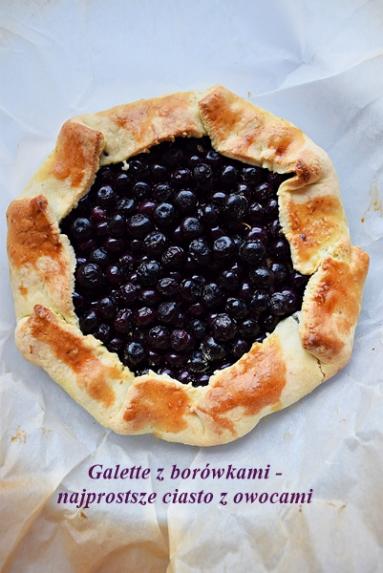 Zdjęcie - Rustykalna tarta z borówkami - Napiecyku - Przepisy kulinarne ze zdjęciami