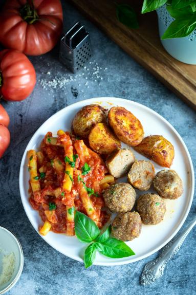 Zdjęcie - Fasolka szparagowa w pomidorowym sosie - Przepisy kulinarne ze zdjęciami