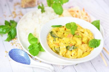 Zdjęcie - Kurczak curry z warzywami - Przepisy kulinarne ze zdjęciami