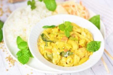 Zdjęcie - Kurczak curry z warzywami - Przepisy kulinarne ze zdjęciami