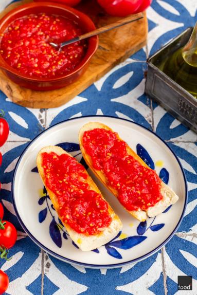 Zdjęcie - Pan con tomate – hiszpański chleb z pomidorem - Przepisy kulinarne ze zdjęciami
