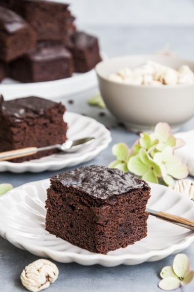 Zdjęcie - Ciasto czekoladowe z daktylami bez cukru - Przepisy kulinarne ze zdjęciami
