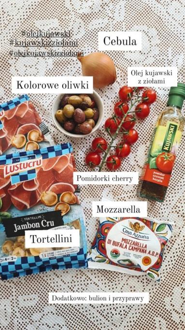 Zdjęcie - Tortellini z kolorowymi oliwkami i mozzarellą - Przepisy kulinarne ze zdjęciami
