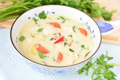 Zdjęcie - Tom Kha Gai (tajska zupa z kurczakiem) - Przepisy kulinarne ze zdjęciami