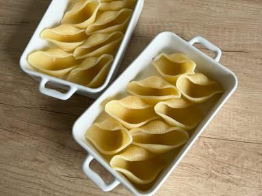 Zdjęcie - Muszle makaronowe z sosem bolońskim - Przepisy kulinarne ze zdjęciami