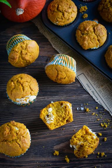 Zdjęcie - Dyniowe muffinki z serkiem - Przepisy kulinarne ze zdjęciami