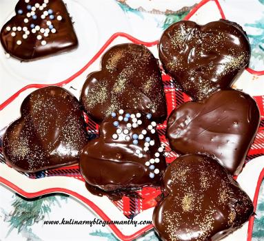 Zdjęcie - Piernikowe serca w czekoladzie - Przepisy kulinarne ze zdjęciami