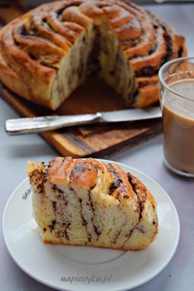 Zdjęcie - Zakręcone ciasto drożdżowe z cynamonem i kakao - Napiecyku - Przepisy kulinarne ze zdjęciami