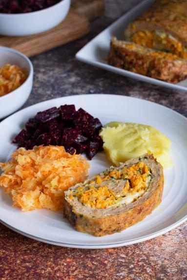 Zdjęcie - Rolada z mięsa mielonego z marchewką i serem - Przepisy kulinarne ze zdjęciami