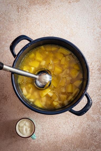 Zdjęcie - Zupa krem z ziemniaków z czarnuszką - Przepisy kulinarne ze zdjęciami