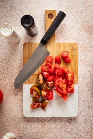 Zdjęcie - Sałatka z pomidorów, czarnuszki i czosnku - Przepisy kulinarne ze zdjęciami