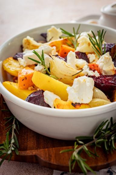 Zdjęcie - Warzywa pieczone z serem feta - Przepisy kulinarne ze zdjęciami