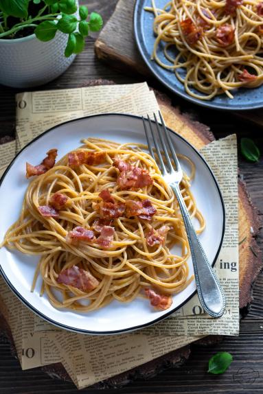 Zdjęcie - Spaghetti Carbonara - Przepisy kulinarne ze zdjęciami