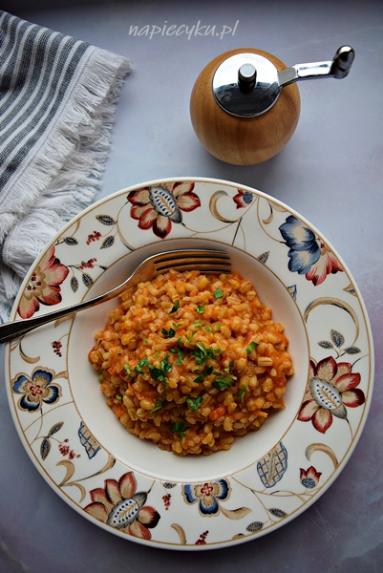 Zdjęcie - Kaszotto pomidorowe z pęczaku - Napiecyku - Przepisy kulinarne ze zdjęciami