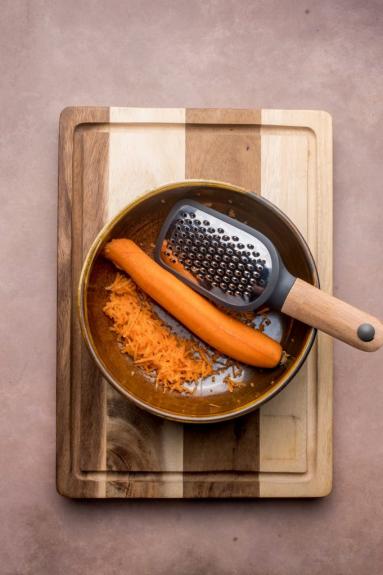 Zdjęcie - Surówka z marchewki i pomarańczy - Przepisy kulinarne ze zdjęciami