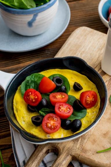 Zdjęcie - Omlet z warzywami - Przepisy kulinarne ze zdjęciami