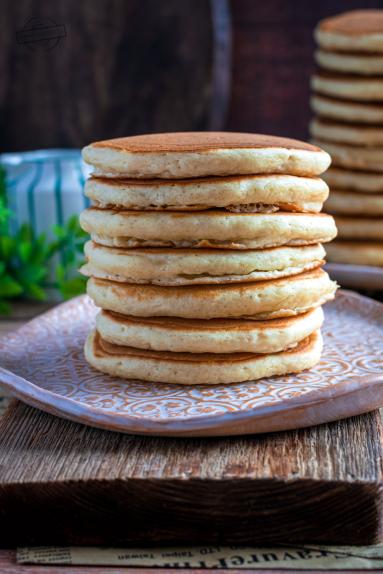 Zdjęcie - Maślankowe pancakes - Przepisy kulinarne ze zdjęciami