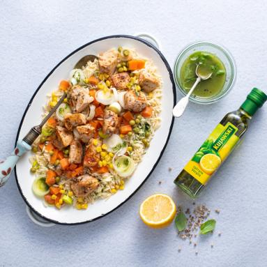 Zdjęcie - Sałatka z makaronu orzo i kurczaka w pesto bazyliowym - Przepisy kulinarne ze zdjęciami