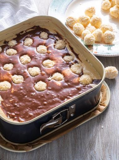 Zdjęcie - Ciasto poranna rosa z kuleczkami serowymi - Przepisy kulinarne ze zdjęciami