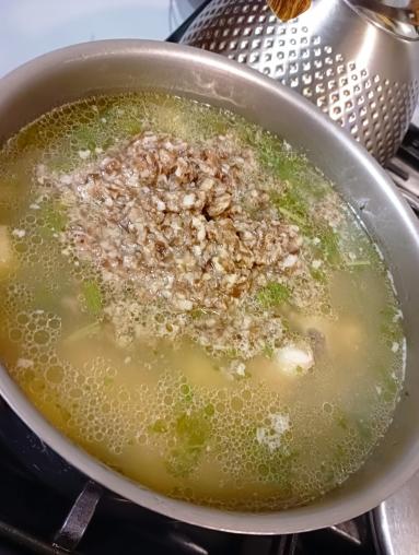 Zdjęcie - Zupa z mielonych grzybów leśnych - Przepisy kulinarne ze zdjęciami