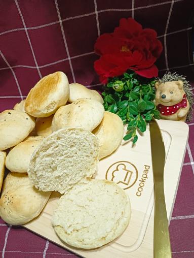 Zdjęcie - Bułki pszenne z mąką ziemniaczaną - Przepisy kulinarne ze zdjęciami