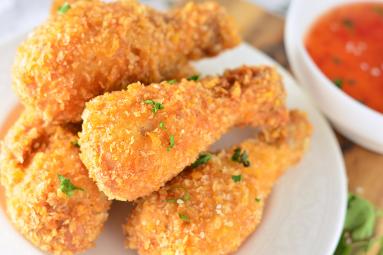 Zdjęcie - Pałki z kurczaka KFC - Przepisy kulinarne ze zdjęciami