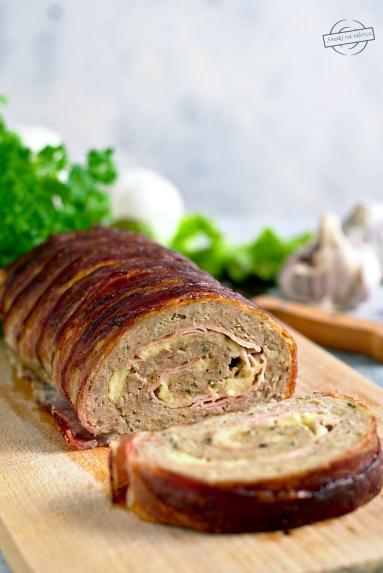 Zdjęcie - Rolada z mięsa mielonego z szynką i serem - Przepisy kulinarne ze zdjęciami