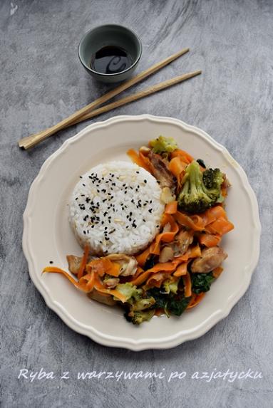Zdjęcie - Dobra ryba z warzywami w azjatyckim stylu - Napiecyku - Przepisy kulinarne ze zdjęciami