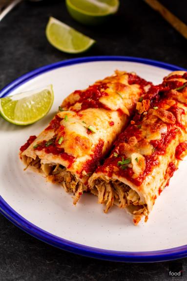 Zdjęcie - Enchiladas rojas z szarpaną wieprzowiną i chipotle - Przepisy kulinarne ze zdjęciami