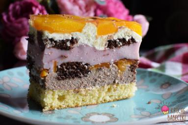 Zdjęcie - Ciasto tortowe z brzoskwiniami - Przepisy kulinarne ze zdjęciami