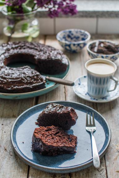 Zdjęcie - Idealne ciasto mega czekoladowe - Przepisy kulinarne ze zdjęciami
