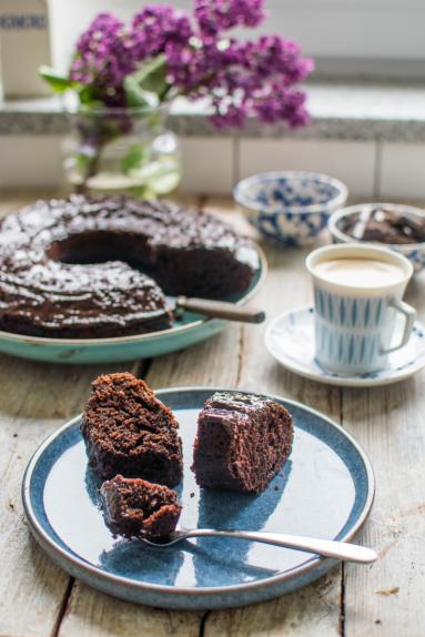 Zdjęcie - Idealne ciasto mega czekoladowe - Przepisy kulinarne ze zdjęciami