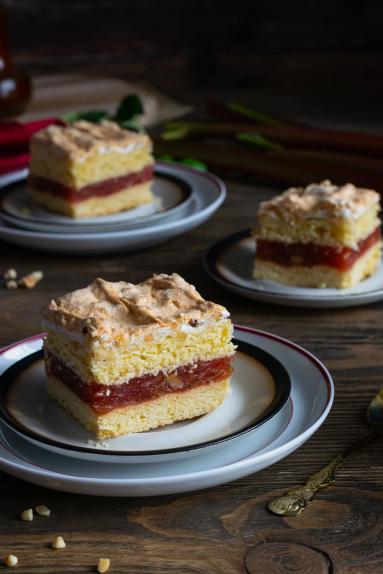 Zdjęcie - Kruche ciasto z rabarbarem - Przepisy kulinarne ze zdjęciami