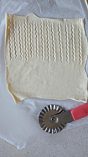 Zdjęcie - Koperty z ciasta francuskiego z morelami - Napiecyku - Przepisy kulinarne ze zdjęciami