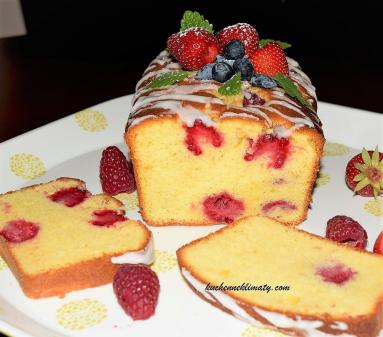 Zdjęcie - Ciasto z malinami - Przepisy kulinarne ze zdjęciami