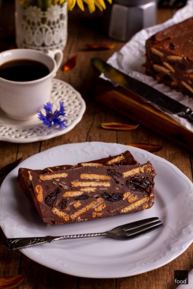 Zdjęcie - Blok czekoladowy z rodzynkami w rumie - Przepisy kulinarne ze zdjęciami