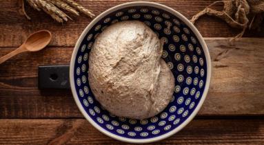 Zdjęcie - Wiosenny chleb na zakwasie żytnim - Przepisy kulinarne ze zdjęciami