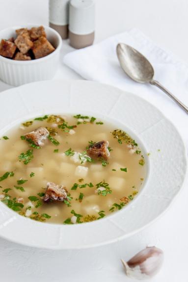 Zdjęcie - Czeska zupa czosnkowa - Przepisy kulinarne ze zdjęciami