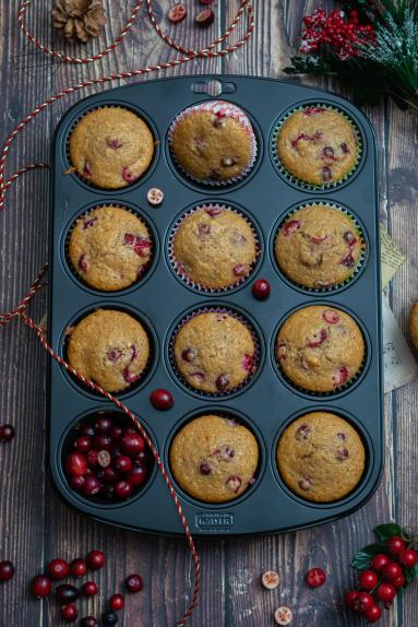 Zdjęcie - Muffinki piernikowe z żurawiną i czekoladą - Przepisy kulinarne ze zdjęciami
