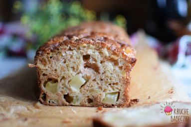 Zdjęcie - Ekspresowe ciasto z jabłkami i cynamonową skorupką - Przepisy kulinarne ze zdjęciami