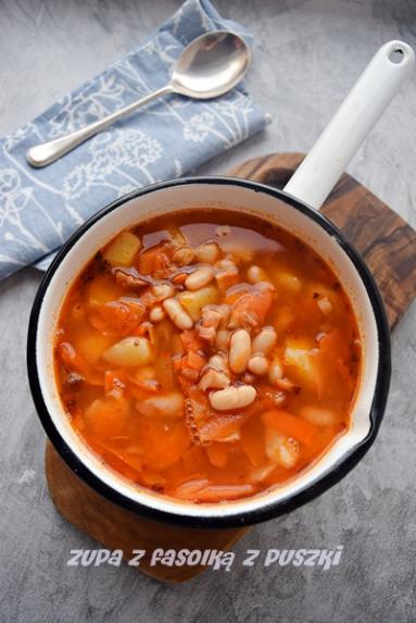 Zdjęcie - Pożywna zupa z fasolką z puszki - Napiecyku - Przepisy kulinarne ze zdjęciami
