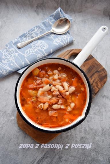 Zdjęcie - Pożywna zupa z fasolką z puszki - Napiecyku - Przepisy kulinarne ze zdjęciami