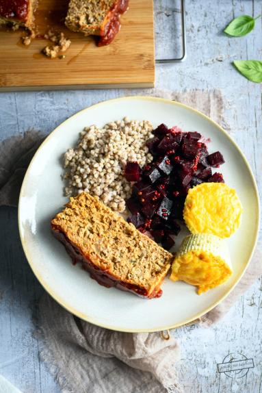 Zdjęcie - Pieczeń z sosem ketchupowym - Przepisy kulinarne ze zdjęciami