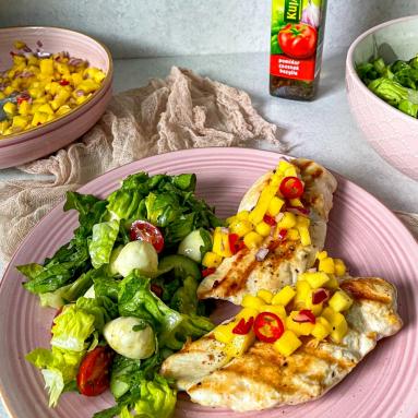 Zdjęcie - Filet z kurczaka z salsą mango-chilli - Przepisy kulinarne ze zdjęciami
